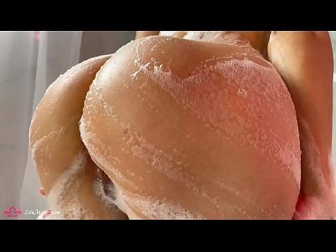 ❤️ Brunetė masturbuoja putytę su vibratoriumi iki intensyvaus orgazmo duše ️❌ Namų porno prie mūsų lt.redpornpictures.ru ️❤